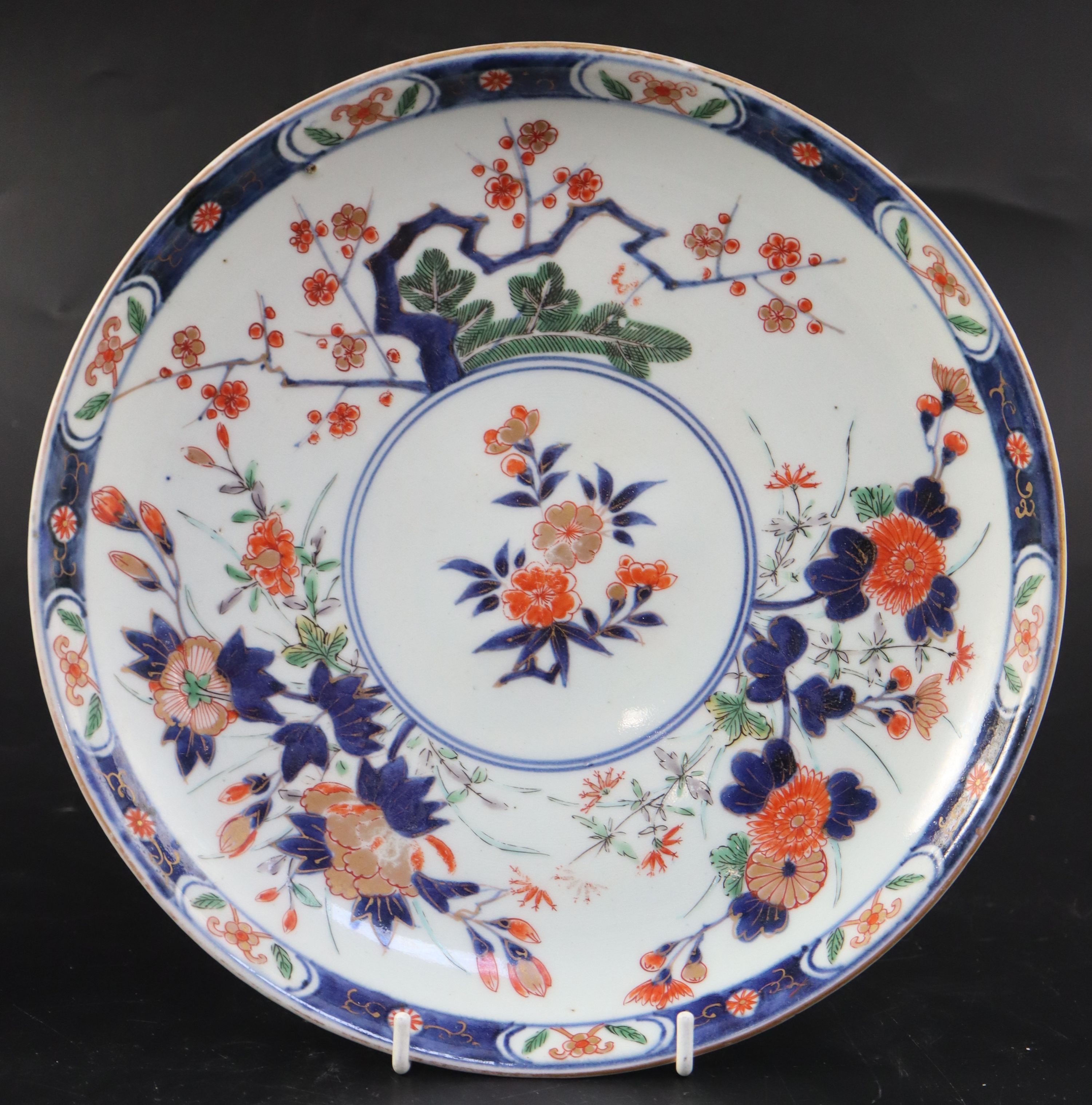 A Chinese Kangxi famille verte saucer dish, 25cm